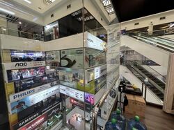 Sim Lim Square (D7), Shop House #590653831
